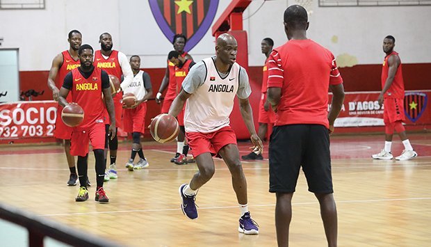 Selecção nacional de basquetebol prepara última janela de apuramento ao  mundial - Ver Angola - Diariamente, o melhor de Angola